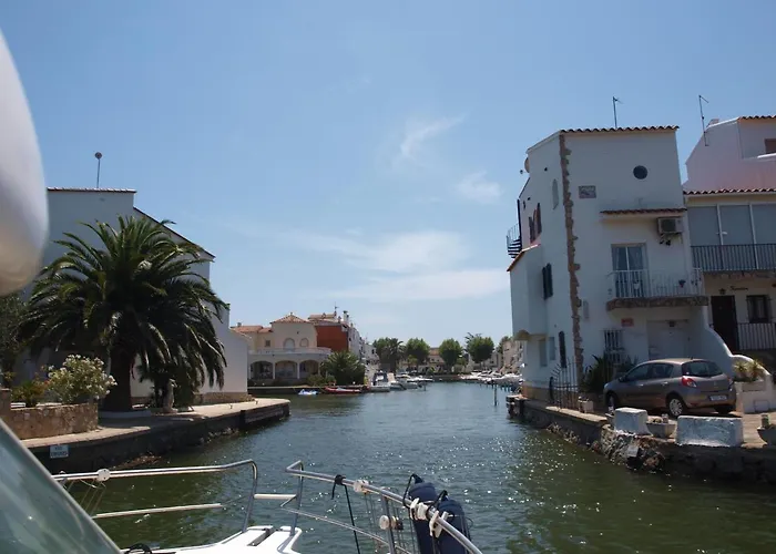 Port Empuries *