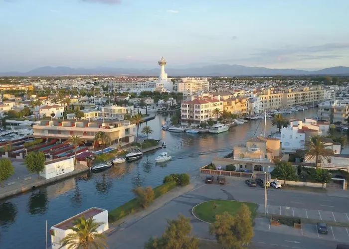 Port Empuries *